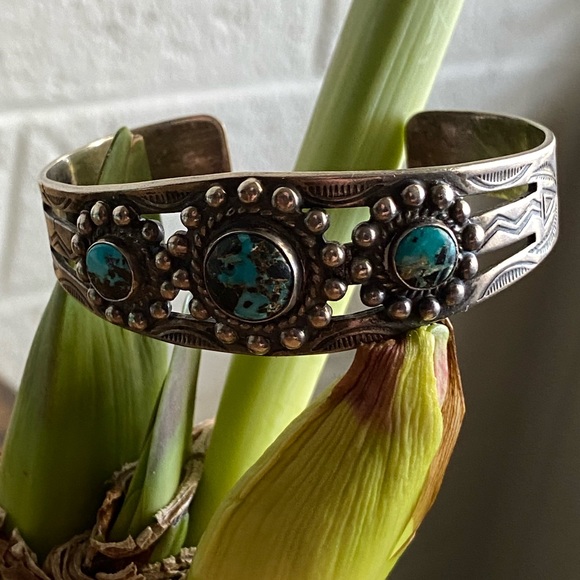 Jewelry - Sterling Silver Bracelet w/ 3 Turquoise Stone Set
